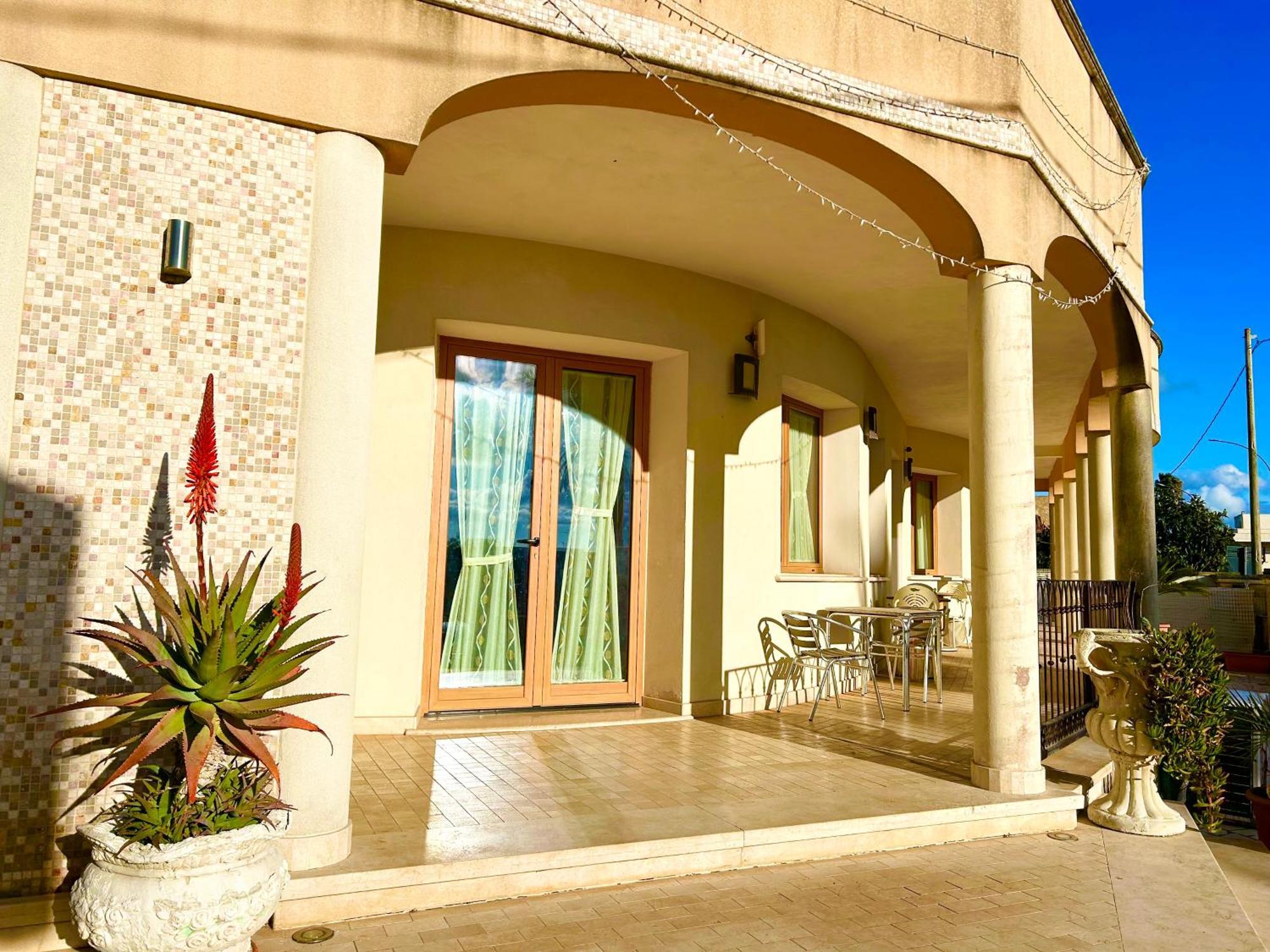 Hotel Costa Caffe Salve Esterno foto